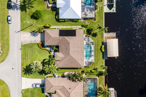 New Gulf Access Home with Private Solar Heated Pool and Spa -Villa Dreamweaver, Cape Coral - Roelens Vacations detail