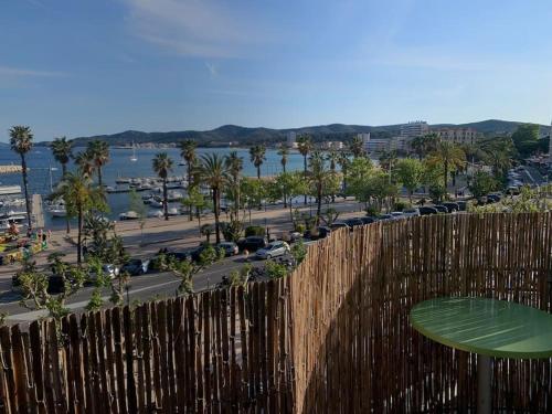 T3 vue mer, Le Lavandou