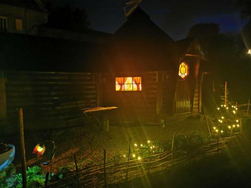 Viesnīcas āriene, La cabane du Nuton Ardennais in Lonny
