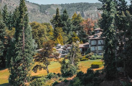 La Cascada Casa Patagónica by DON