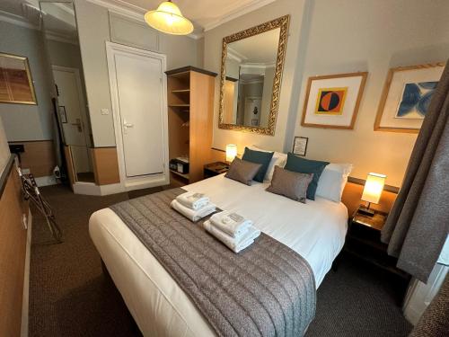 Tudor Court Hotel - image 2