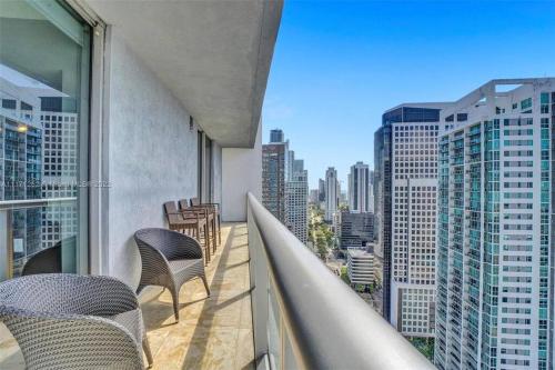 Waterfront Luxury Apartment 2 Bedrooms IconBrickell - Tap to explore photos