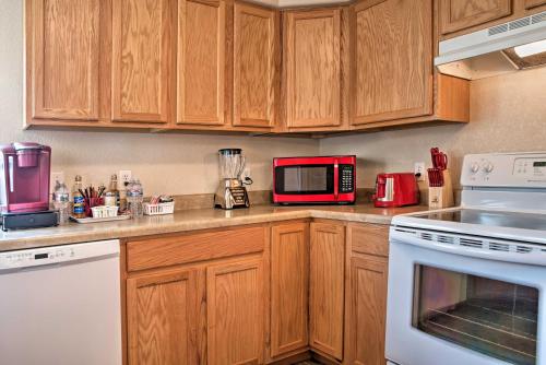 Montrose Townhome 20 Mins to Black Canyon Park! - image 2