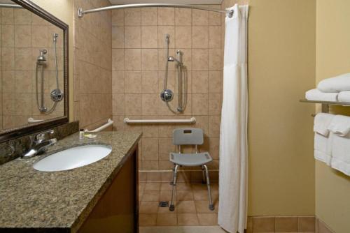 Double Room - Mobility Access with Roll-in Shower