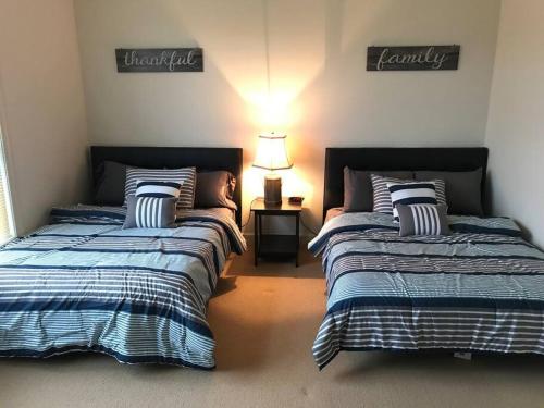 Massive LUX 3BR Ski ON/OFF Condo on MTN.Sleeps 12! in Hunter, USA
