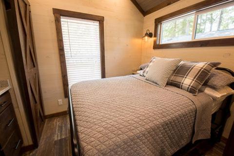 Point Sebago Resort - image 5
