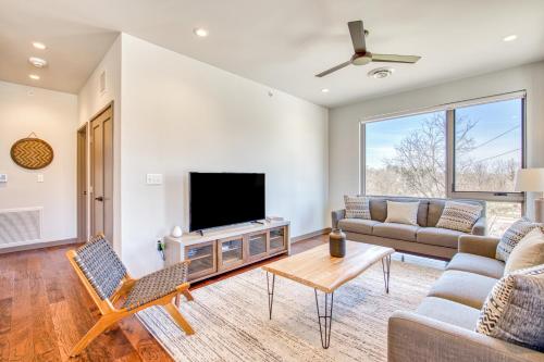 Broadway Loft 320