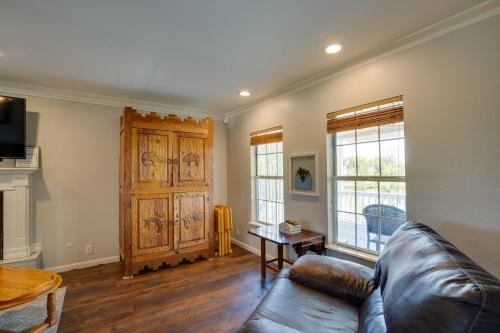 Waterfront Granbury Lake Retreat with Deck and Dock! in Granbury, USA
