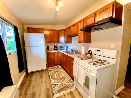 Downtown Hobart Cozy 1 Bedroom in Hobart, USA