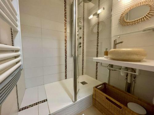 Apartment image 8