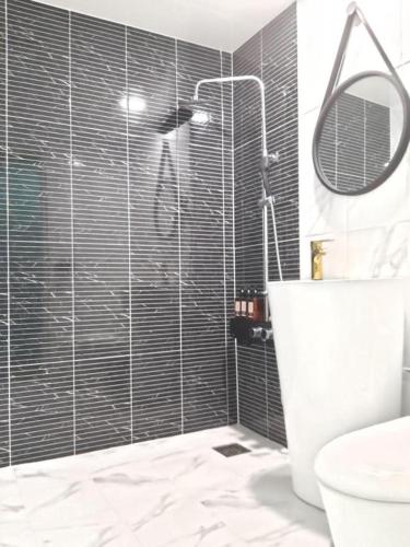 Gallery Hotel near Oryukdo Island