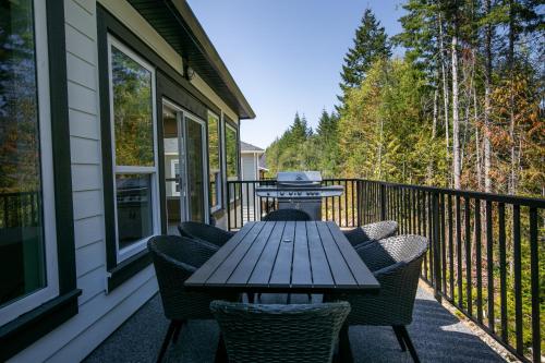 Luxurious Home in Lake Cowichan