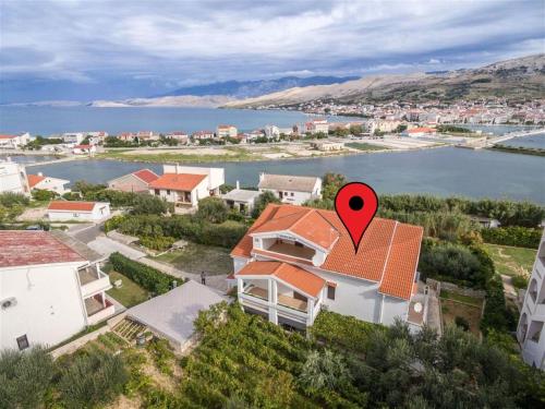  Apartments Mate - free parking in Pag