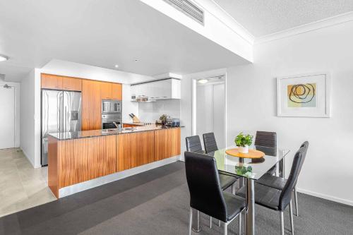 Premium Two Bed Two Bath, Level 24 - Ocean View Apartment image 6