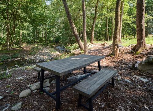 Luxuriously Restored Farm Cabin