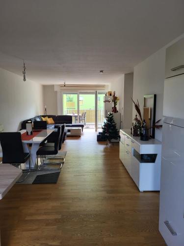 3 Zimmer Wohnung mit 2 Schlafzimmer Wohnzimmer Küche in Neu Ulm