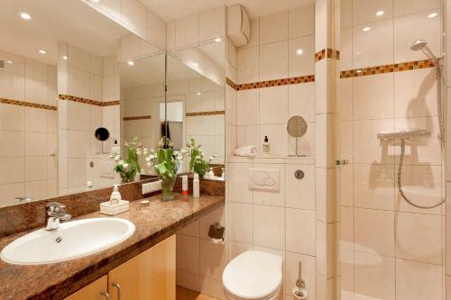Two-Bedroom Apartment with Terrace image 2