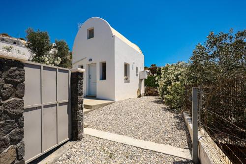 Santorini cycladic house for 2 persons by MPS