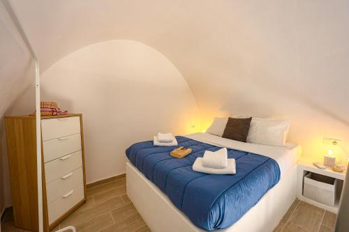 Santorini cycladic house for 2 persons by MPS