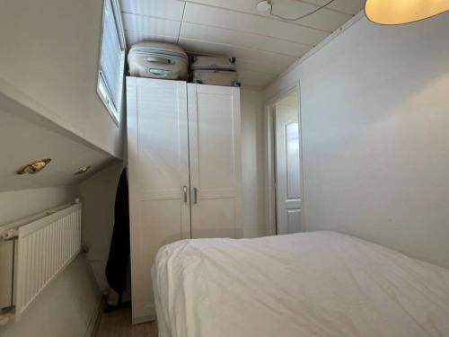 Spacious homely house boat, Amsterdam (photo 8)