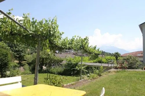 Lake Thun Apartment for max 3 Guests Ideal for Water Sports & Swiss Alps in Thun, Schweiz