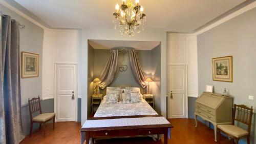 B&B Maison d'Hôtes - Château de Jouques (B&B Maison d'Hotes - Chateau de Jouques) in 熱芒奧