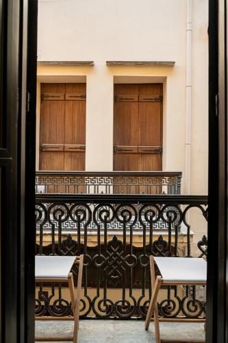 Triple Room with Balcony image 10