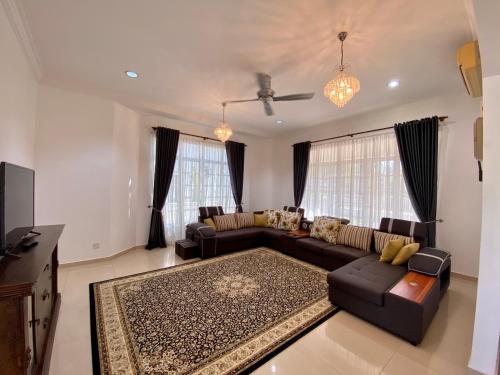 Riverside Bungalow with Pool @ Koliba Casa d Fiume in Kuala Ibai