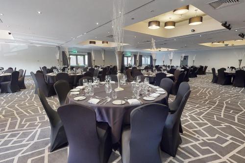 Village Hotel Cardiff - image 13