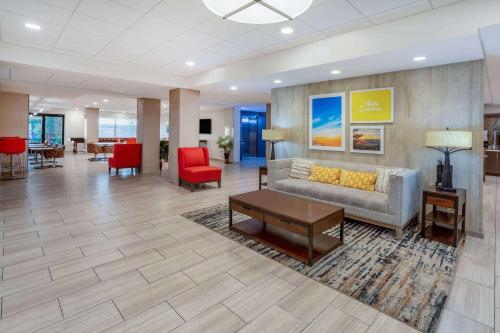 Days Inn & Suites by Wyndham Denver International Airport