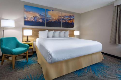 Days Inn & Suites by Wyndham Denver International Airport