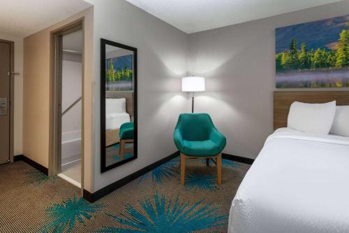 Days Inn & Suites by Wyndham Denver International Airport