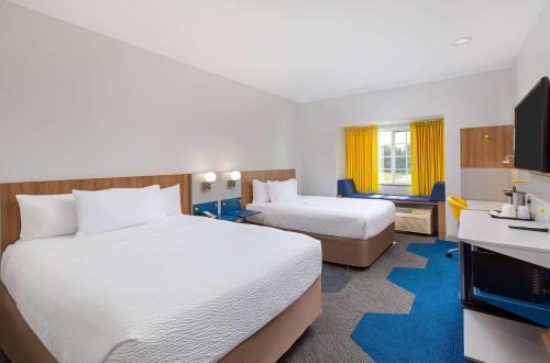 Microtel Inn and Suites by Wyndham - image 5