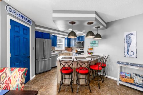 Comfortable Cherry Grove Condo in Shorhaven
