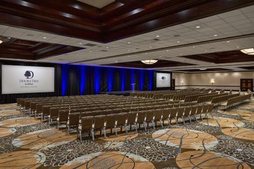 DoubleTree by Hilton Ontario Airport - image 14