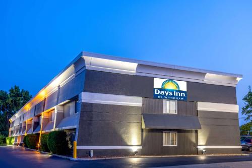 Days Inn by Wyndham Pleasant Prairie Kenosha in Kenosha, USA