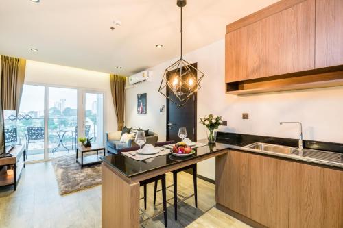 Balcony/terrace, SureStay Plus by Best Western T Pattaya in Khao Talo