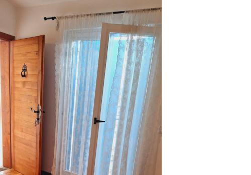 Triple Room with Private Bathroom image 1