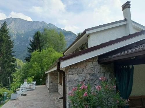 Villa Bordogna in Val Brembana nel cuore delle prealpi