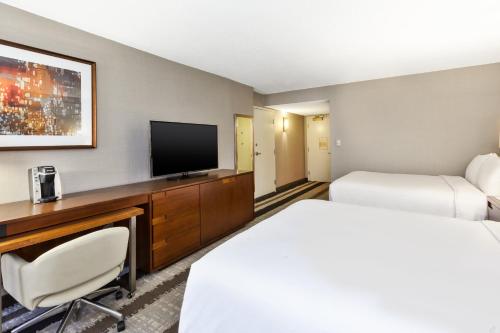 Crowne Plaza Dulles Airport, an IHG Hotel