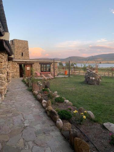 Vrt, Golden Cradle in Misaktsieli