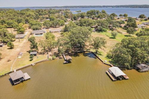 Casa on the Cove in Flint (TX)