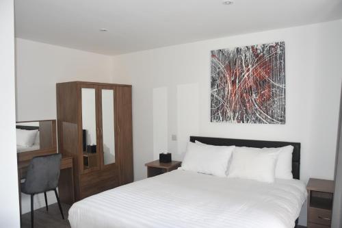 Hampton Suites Serviced Apartments - image 14
