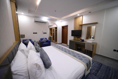 PRIMOTEL Elite As Salamah Room Type - King Room