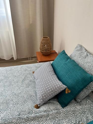 1 queen bed, 1 twin bed