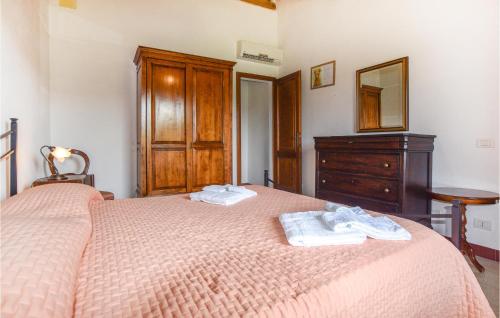 5 Bedroom Cozy Apartment In Montorsaio