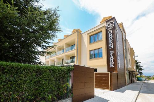 . Hotel Green Park Service Perfected