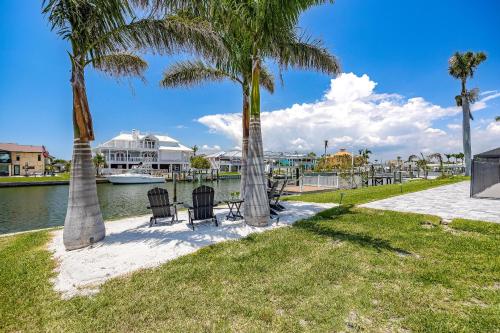 Good Vibes and Tan Lines! Private Beach with Heated Pool - Villa Good Times, Fort Myers Beach