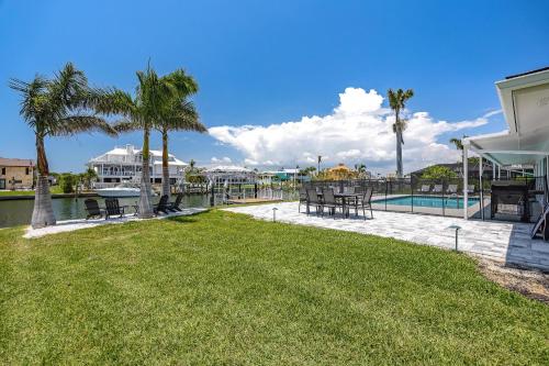 Good Vibes and Tan Lines! Private Beach with Heated Pool - Villa Good Times, Fort Myers Beach