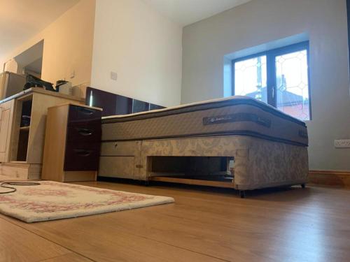 Corner Shop Apartments Sleeps 5 Parking